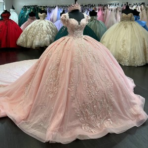 Ruffled Pink On White Quinceanera Dress Sleeveless Sweet 15 Gowns Sweetheart Neck Vestidos De 15 Anos