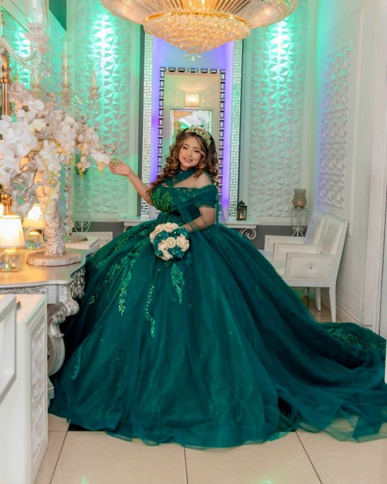 Cape Sleeve Quince Dress Green Vestidos De 15 Anos Lace Appliques Sweetheart Neck Vestidos De XV Anos