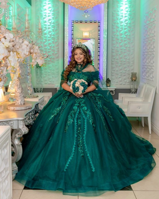 Cape Sleeve Quince Dress Green Vestidos De 15 Anos Lace Appliques Sweetheart Neck Vestidos De XV Anos