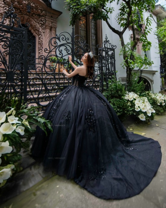 Customized Black Quinceanera Dress Lace Appliques Strapless 2024 Princess Ball Gown Dress