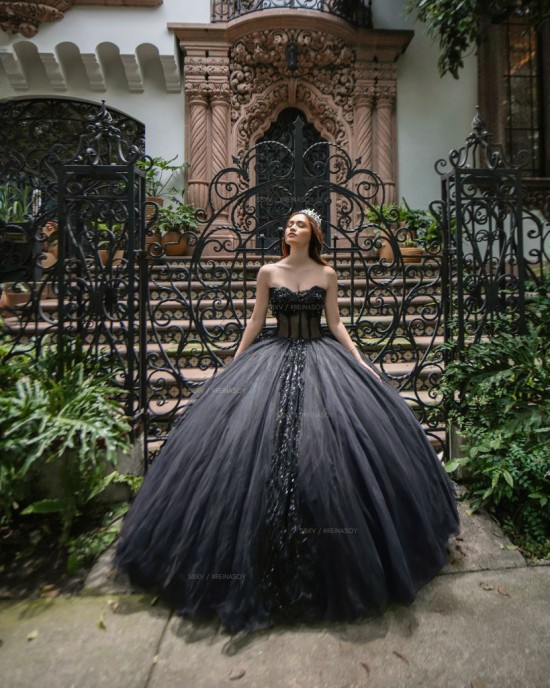 Customized Black Quinceanera Dress Lace Appliques Strapless 2024 Princess Ball Gown Dress