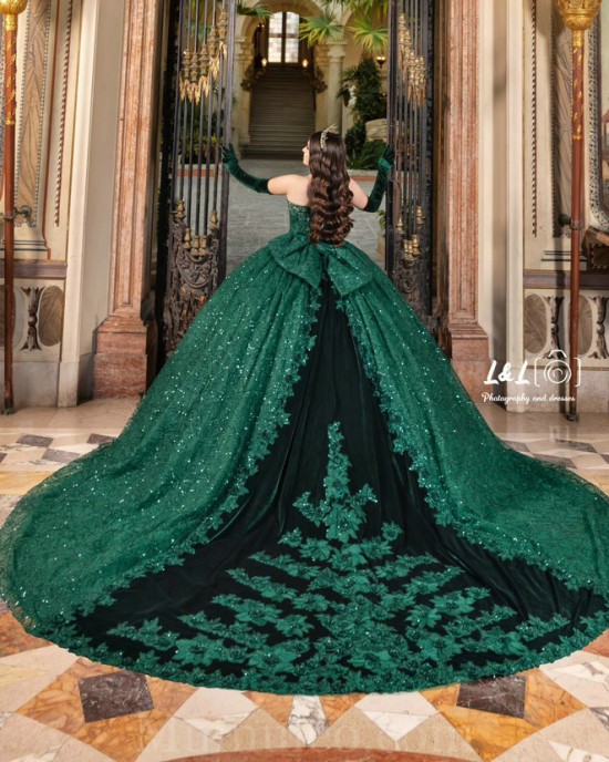 Emerald Green Quince Dress Sequin Lace Appliques Wear Pageant Sleeveless Sweet 15 Gowns Sweetheart Neck Birthday Party Dresses With Bow