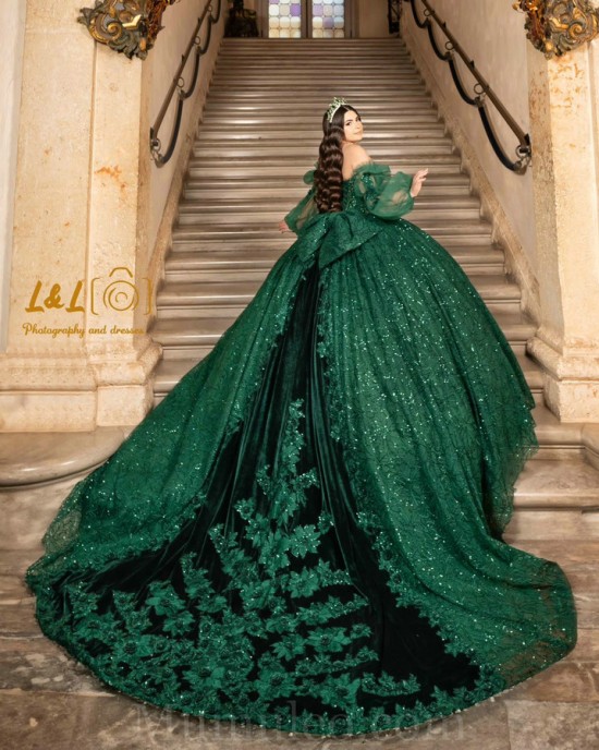 Emerald Green Quinceanera Dress Sweetheart Neck Sweet 15 Gowns Sequin Wear Pageant Lace Appliques Vestidos De 15 Anos