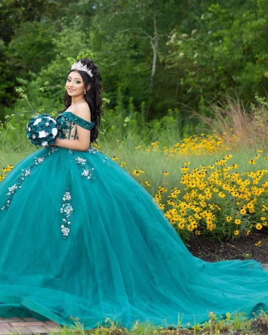 Off Shoulder Green Quince Dress 15 Anos Crystal V Neck Women 2024 Ball Gown Lace Appliques Sequin Girl Birthday Gowns