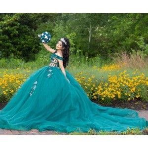 Off Shoulder Green Quince Dress 15 Anos Crystal V Neck Women 2024 Ball Gown Lace Appliques Sequin Girl Birthday Gowns