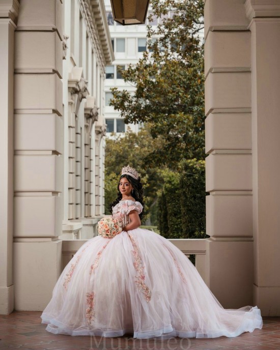 Off Shoulder Pink Vestidos De 15 Anos Sweet 15 Gowns Lace Appliques Quinceanera Dress Sweetheart Neck 2024 Ball Gown Princess Dresses