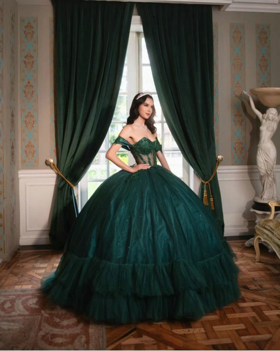 Off Shoulder Emerald Green Quinceanera Dress Sweetheart Neck Vestidos De 15 Anos Ruffled 15TH Birthday Dress