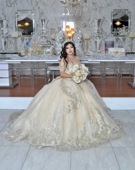 Off Shoulder Vestidos De 15 Anos Sequin Champagne Quinceanera Dress Lace Appliques Sweetheart Neck Princess Dress With Bow