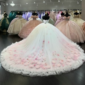 Ruffled Pink On White Quinceanera Dress Sleeveless Sweet 15 Gowns Sweetheart Neck Vestidos De 15 Anos