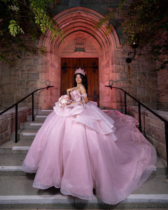 Spaghetti Strap Pink Quinceanera Dress Sequin Sleeveless Vestidos De 15 Anos Sweetheart Neck Tiered Sweet 15 Gowns