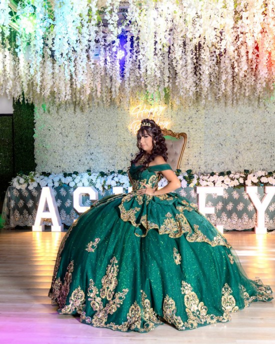 Tiered Emerald Green Quinceanera Dress Sweetheart Neck  Off Shoulder Vestidos De 15 Anos Sequin Girls Princess Dress