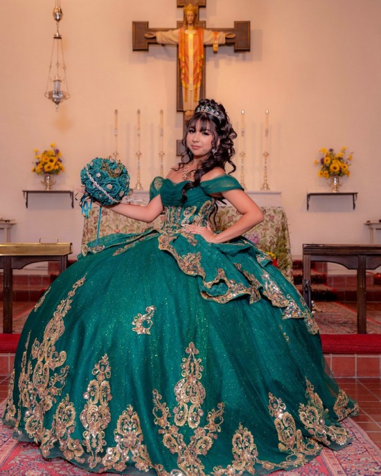 Tiered Emerald Green Quinceanera Dress Sweetheart Neck  Off Shoulder Vestidos De 15 Anos Sequin Girls Princess Dress