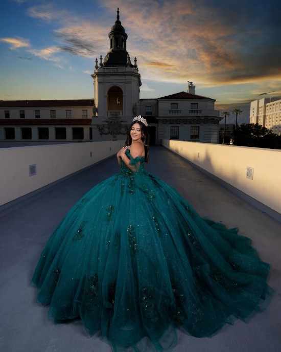 Cape Sleeve Sweetheart Neckline Rhinestone Sequins Emerald Green Quinceanera Dresses