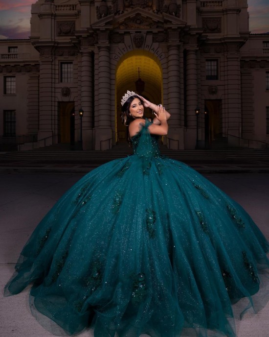 Cape Sleeve Sweetheart Neckline Rhinestone Sequins Emerald Green Quinceanera Dresses