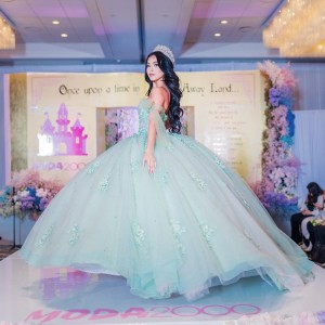 Off Shoulder Cape Sleeve Lace Appliques Mint Green Quinceanera Dresses