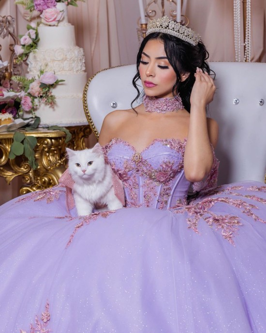 Off Shoulder Sweetheart Neckline Crystals Lace Appliques Lilac Quinceanera Dresses