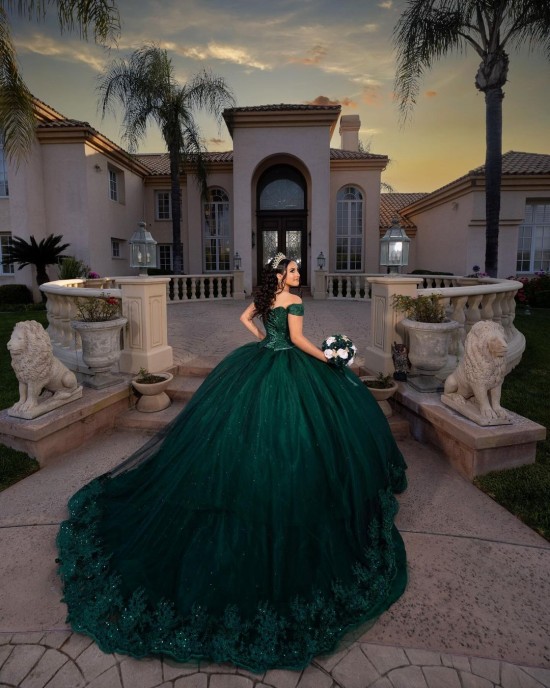 Sweetheart Neckline Lace Appliques Metallic Sequins Emerald Green Quinceanera Dress