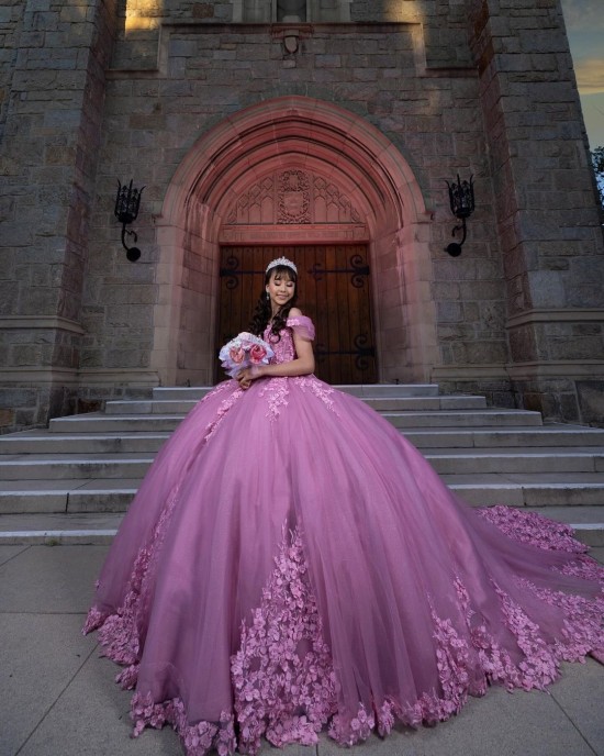 Sweetheart Neckline Off Shoulder Lace Appliques Violet Quinceanera Dresses With Bow