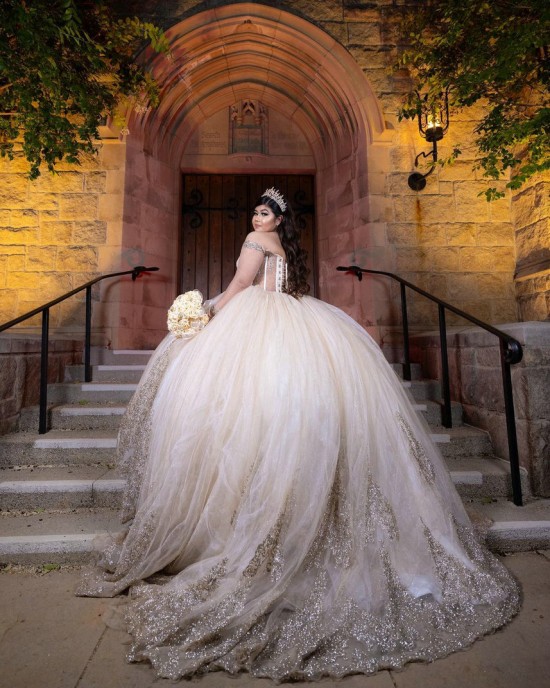 Sweetheart Neckline Off Shoulder Crystals Ball Gown Lace Appliques Champagne Quinceanera Dresses