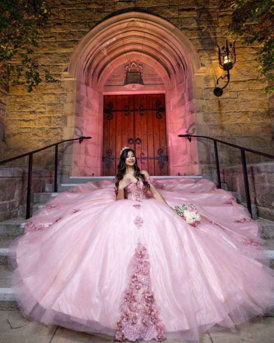 Three-Dimensional Embroidered Ball Gown Sweetheart Neckline Off Shoulder Lace Appliques Pink Quinceanera Dresses