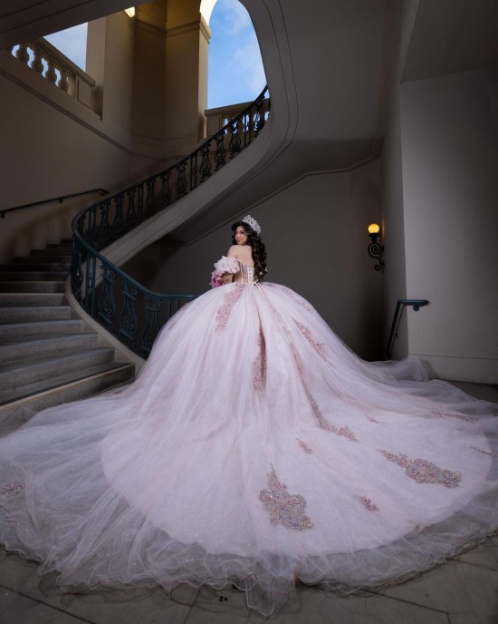 Off Shoulder Ball Gown Lace Appliques Sweetheart Neckline Light Pink Quinceanera Dresses