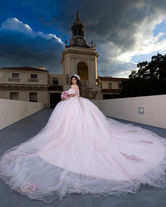 Off Shoulder Ball Gown Lace Appliques Sweetheart Neckline Light Pink Quinceanera Dresses