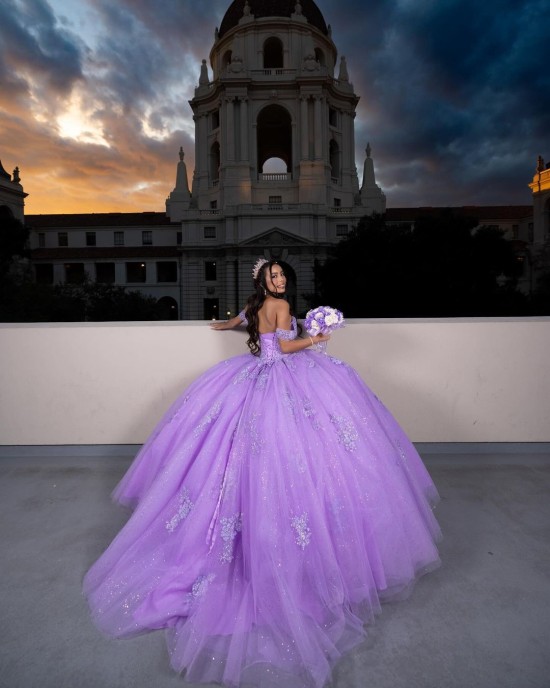 Sweetheart Neckline Ball Gown Off Shoulder Sequin Lilac Quinceanera Dresses