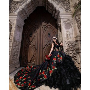 Sweetheart Neckline Embroidered Sleeveless Ball Gown Ruffled Black Quinceanera Dresses