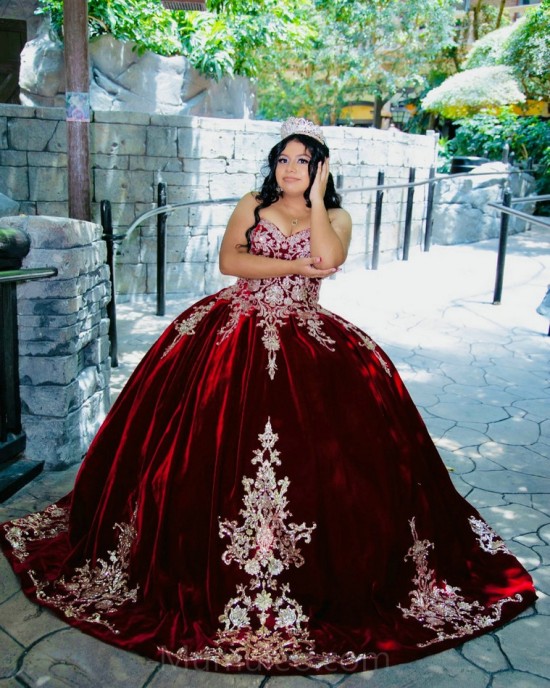 Burgundy Quinceanera Dress Sweetheart Neck Sleeveless Wear Pageant Lace Appliques Girls Ball Gown Sweet 16 Dresses