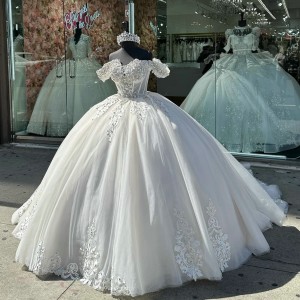 Lace Appliqued Ivory Quinceanera Dresses Off The Shoulder