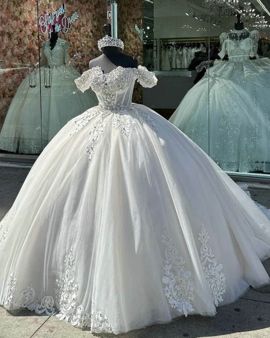 Lace Appliqued Ivory Quinceanera Dresses Off The Shoulder