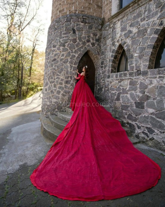 Long Sleeve Red Quince Dress Lace Appliques V Neck 15 Dresses