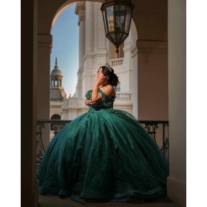 Off Shoulder Emerald Green Quinceanera Dresses V Neck Lace Appliques 15 Dress