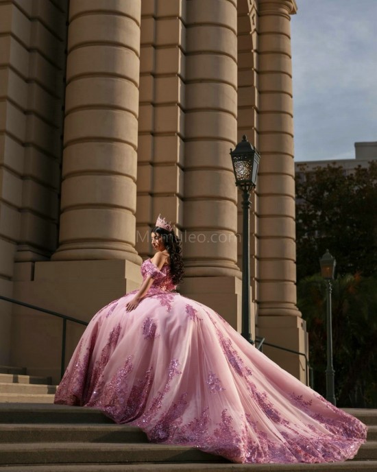 Off Shoulder Pink Quinceanera Dresses Pearl Sweetheart Neck Lace Appliques 15 Dress