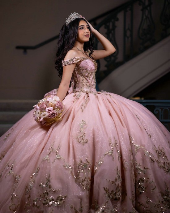 Rose Gold Quinceanera Dress Off Shoulder Sweet 15 Gowns Lace Appliques Wear Pageant Sweetheart Neck 2024 Ball Gown Princess Dresses With Bow