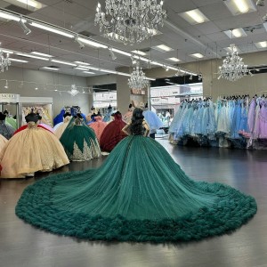 Ruffled Emerald Green 15 dress Princess Quinceanera Dresses With Tassels On Shoulder