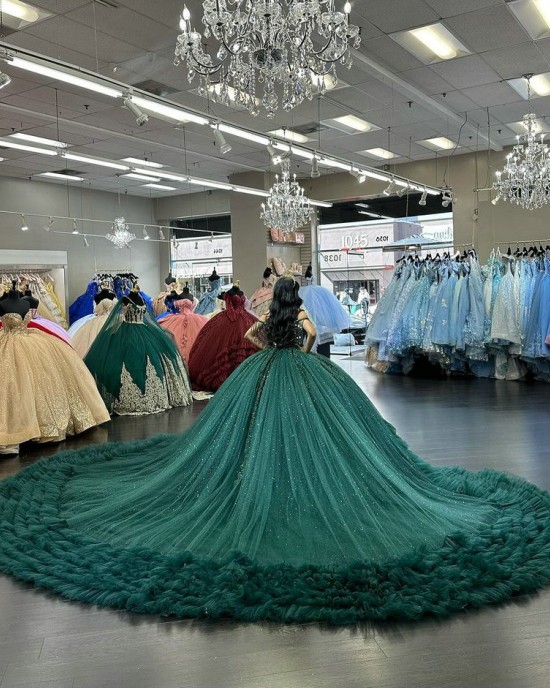 Ruffled Emerald Green 15 dress Princess Quinceanera Dresses With Tassels On Shoulder