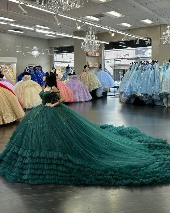 Ruffled Emerald Green 15 dress Princess Quinceanera Dresses With Tassels On Shoulder