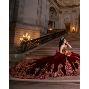 Sleeveless Burgundy Quinceanera Dresses Metallic Sequin Sweetheart Neck 15 Dress With Bow