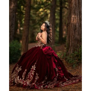 Sleeveless Burgundy Quinceanera Dresses Metallic Sequin Sweetheart Neck 15 Dress With Bow