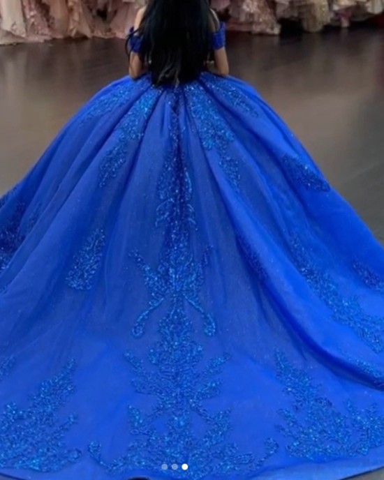 Off the Shoulder 2024 Instagram Puffy Royal Blue Quinceanera Dresses