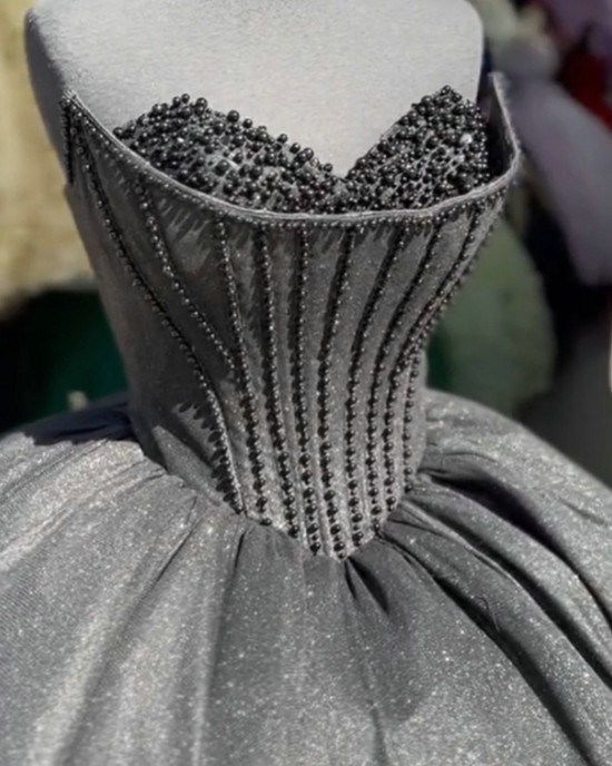 Shiny Tulle Corset Puffy Black Quinceanera Dresses With Pearls