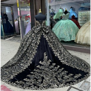 Black Sleeveless Quinceanera Dresses Metallic Sequin Sweetheart Neckline 15 Dress With Bow