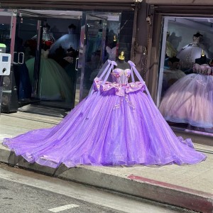 Cape Sleeve Purple Quinceanera Dresses Lace Appliqued Sweetheart Neckline 15 Dress