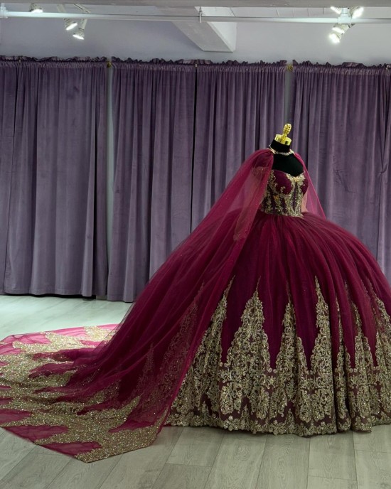 Cloak Red And Gold Quinceanera Dresses Lace Appliques Ball Gown