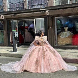 Metallic Sequin Rose Gold Quinceanera Dresses Off Shoulder Lace Appliqued 15 Dress