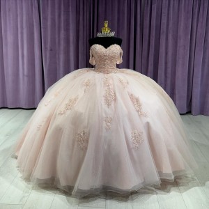 Off Shoulder Pink White Quinceanera Dresses Crystal Sweetheart Neck Lace Appliques 15 Dress