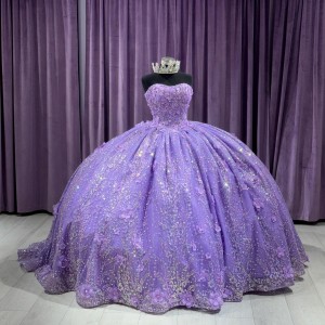 Strapless Lilac Quinceanera Dresses Sweetheart Neckline 15 Dress With 3D Floral Appliques