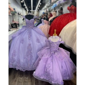 Off Shoulder Lilac Quince Dresses Sweetheart Neck Ball Gown Lace Appliques 15 Dress With Bow