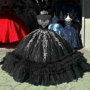 Ruffled Black Quinceanera Dresses Sweetheart Neck Sleeveless Ball Gown Metallic Leaf 15 Dress